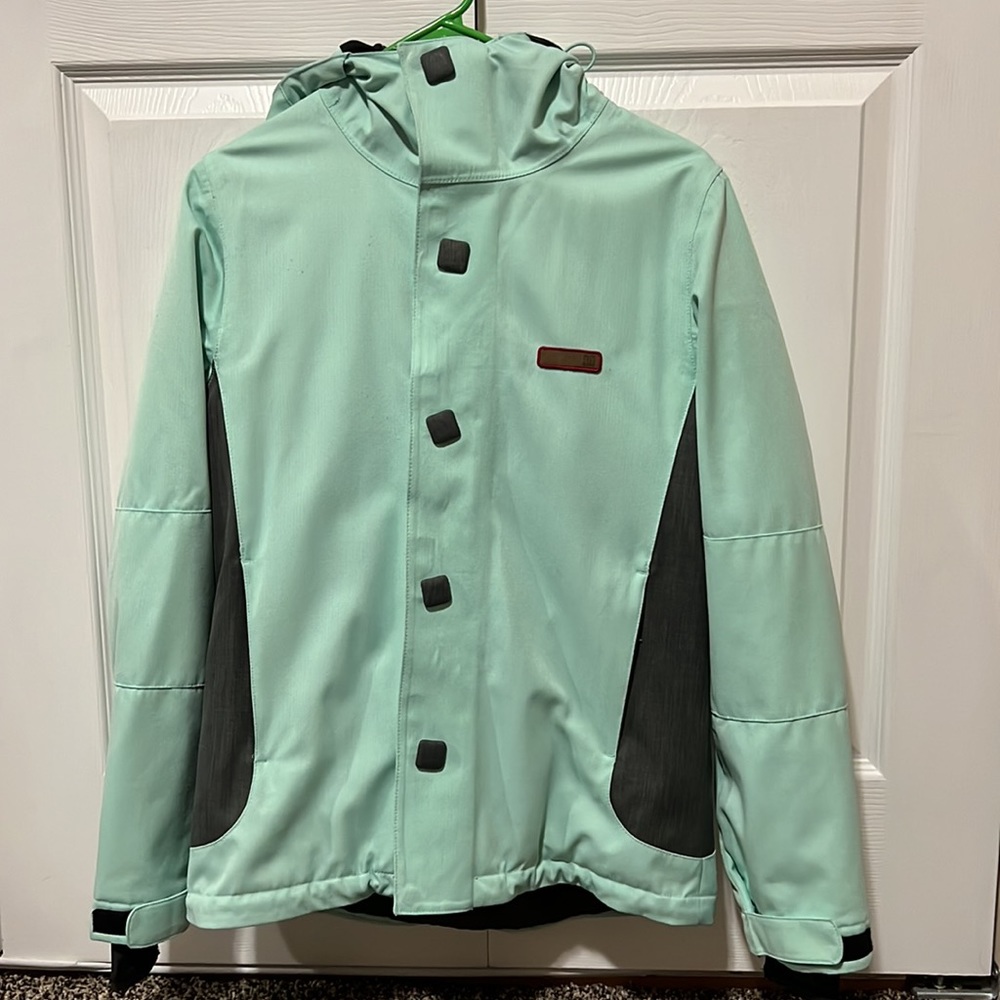 XS Mint green DC ski jacket. 10,000 MM Waterproof. Many pockets. Gently used. - Picture 1 of 17